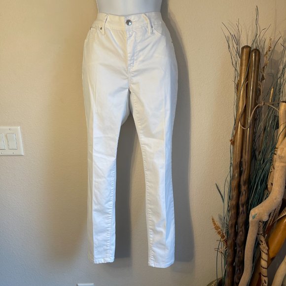 Curve Appeal Denim - Curve Appeal minimalist white jegging size 4